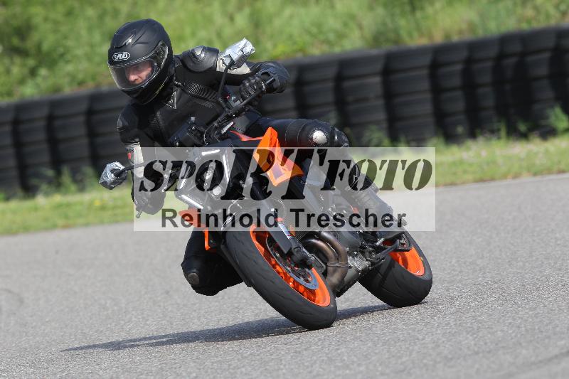 /Archiv-2025/10 23.04.2025 Cornu Master School ADR/gruen-vert/2